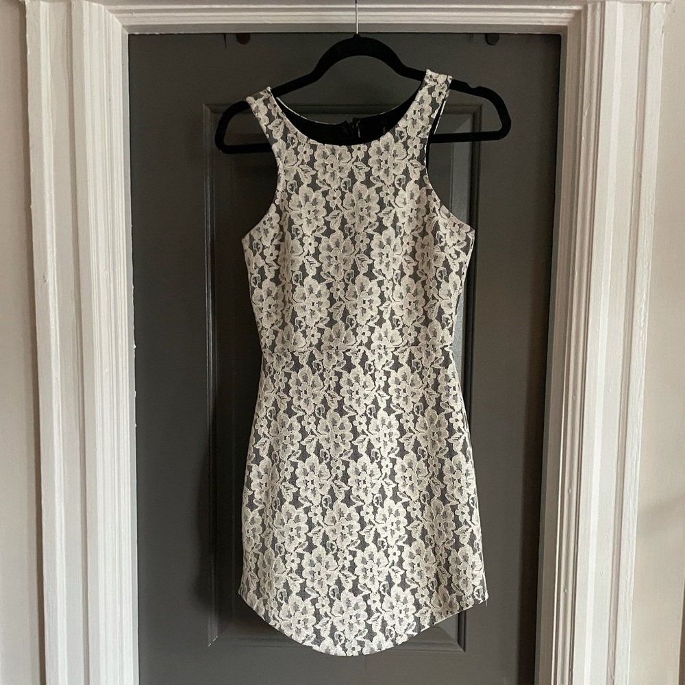 White Lace Body-con Dress